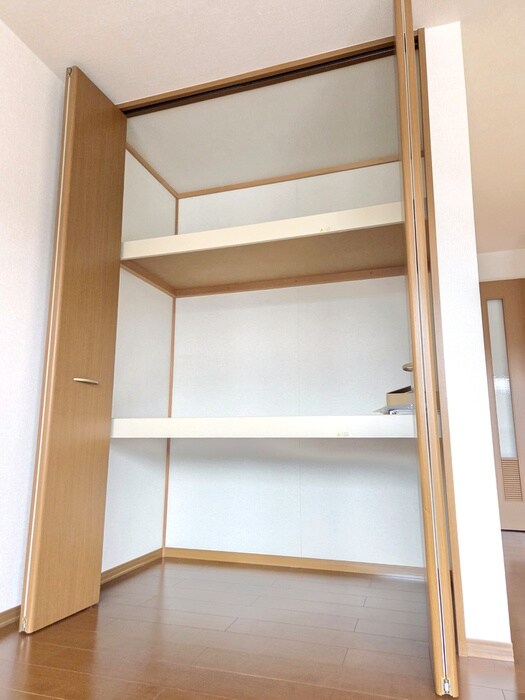 物件内観写真6　(収納)