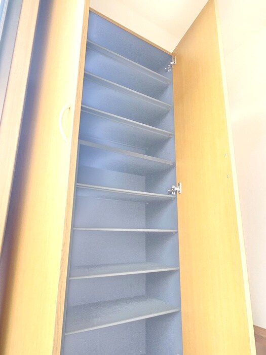 物件内観写真18　(靴箱)