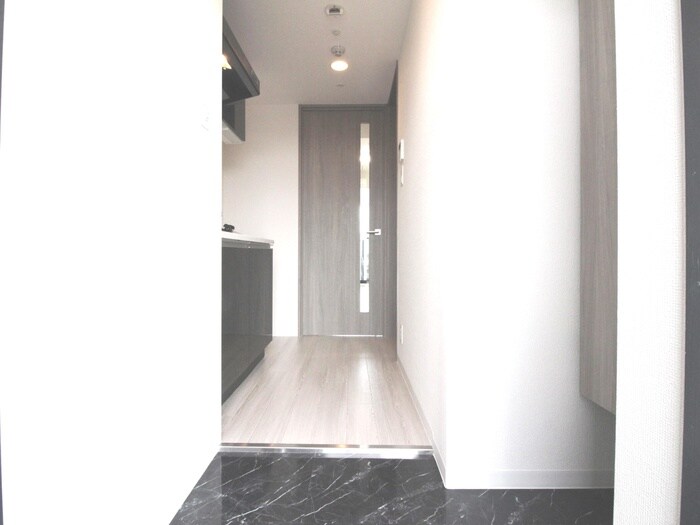 物件内観写真16　(玄関)