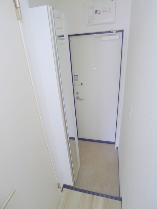 物件内観写真11　(玄関)