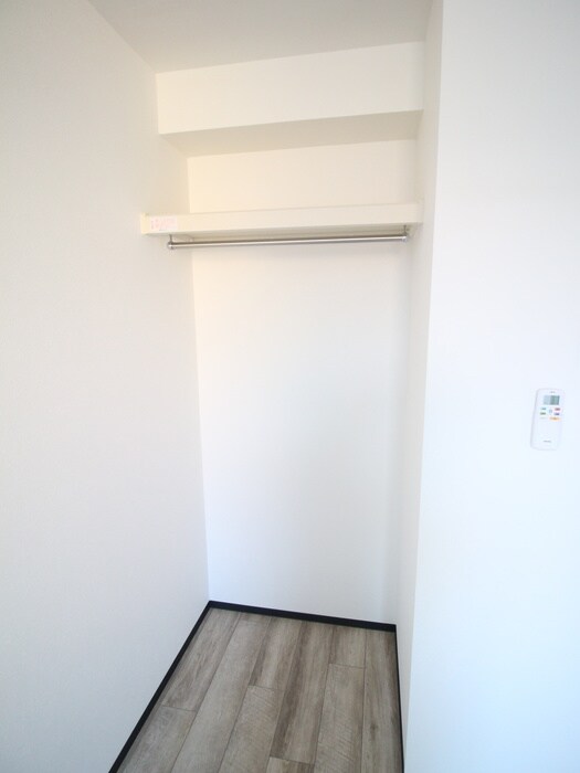 物件内観写真12　(収納)