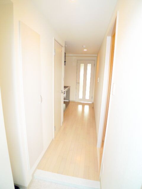 物件内観写真7　(玄関)