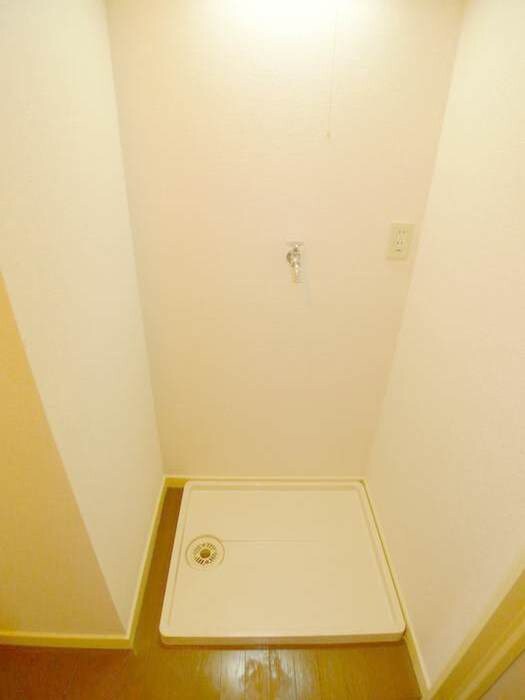 物件内観写真13　(洗濯機置場)