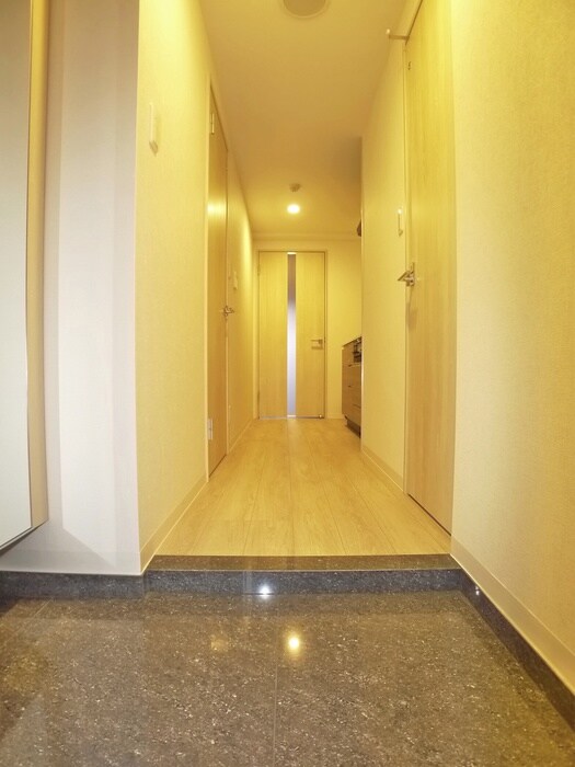 物件内観写真7　(玄関)