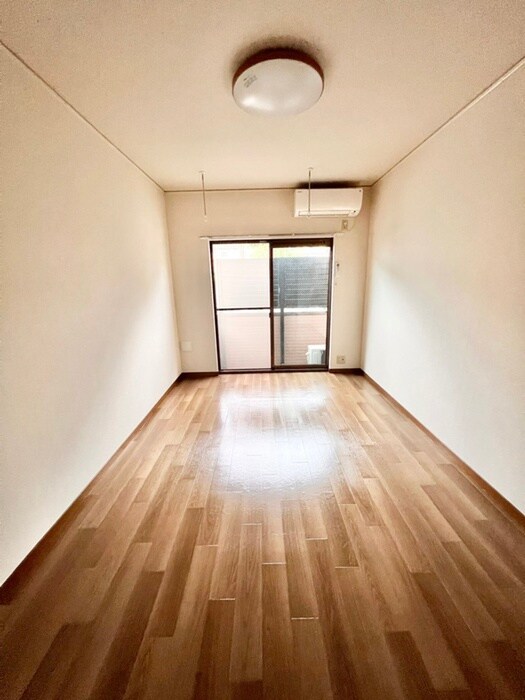 物件内観写真10　(居室)