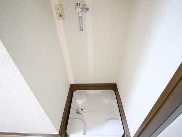 物件内観写真13　(洗濯機置場)