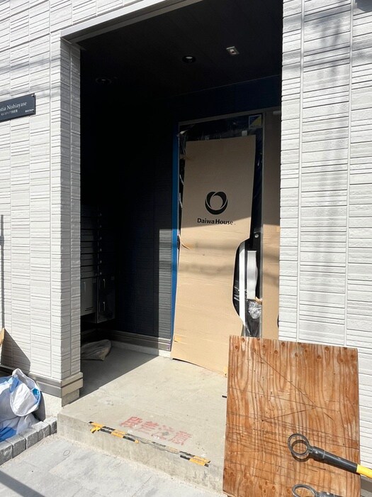 セレスティア西綾瀬のエントランス部分