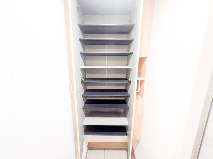 物件内観写真18　(靴箱)