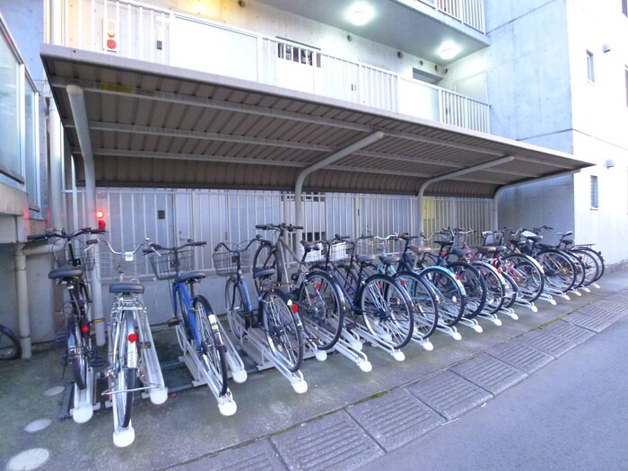 物件外観写真6　(駐輪場)