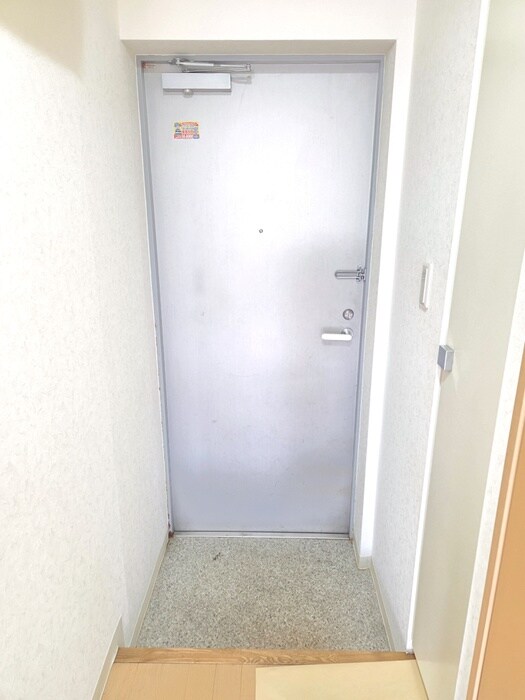 物件内観写真11　(玄関)