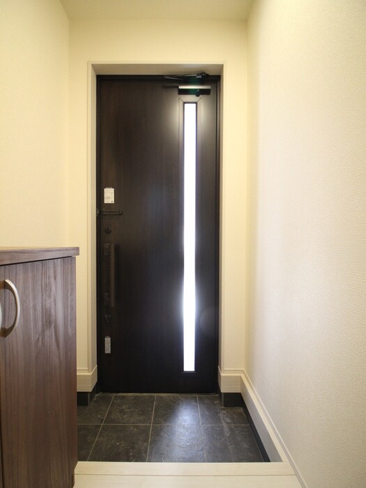 物件内観写真15　(玄関)