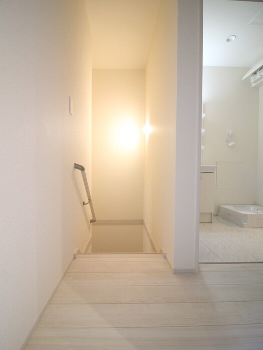 物件内観写真21　(廊下)