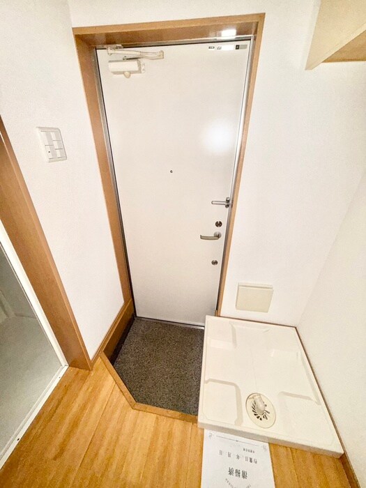 物件内観写真17　(玄関)