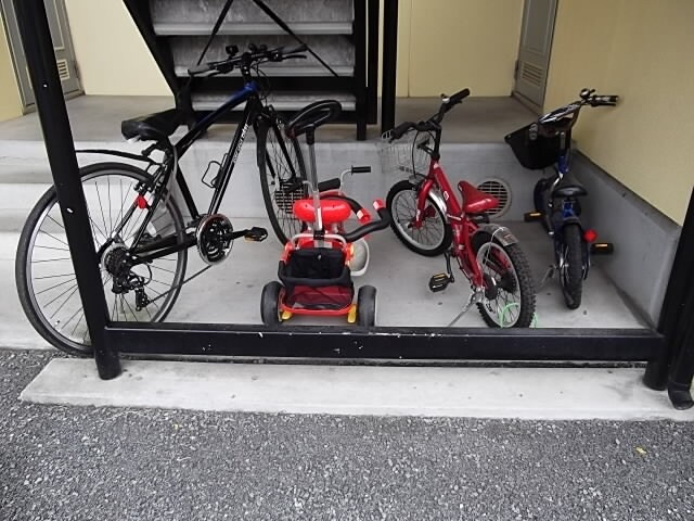 物件外観写真3　(駐輪場)