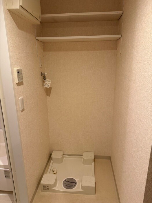 物件内観写真14　(洗濯機置場)