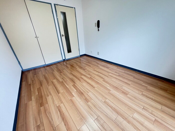 物件内観写真4　(居室)