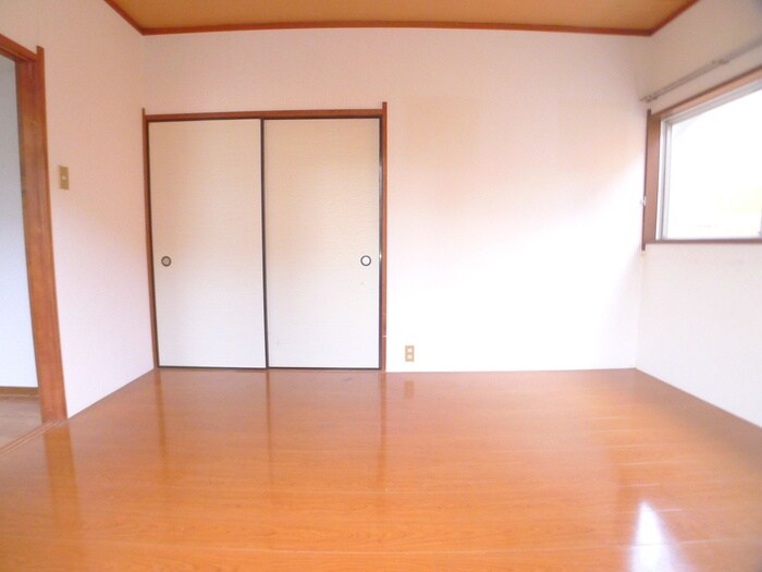 物件内観写真10　(居室)