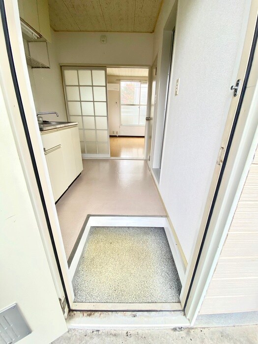 物件内観写真14　(玄関)