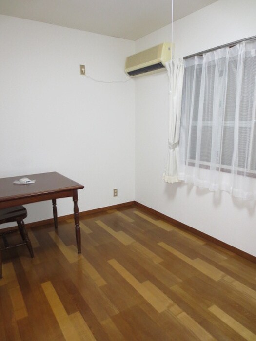 物件内観写真6　(居室)