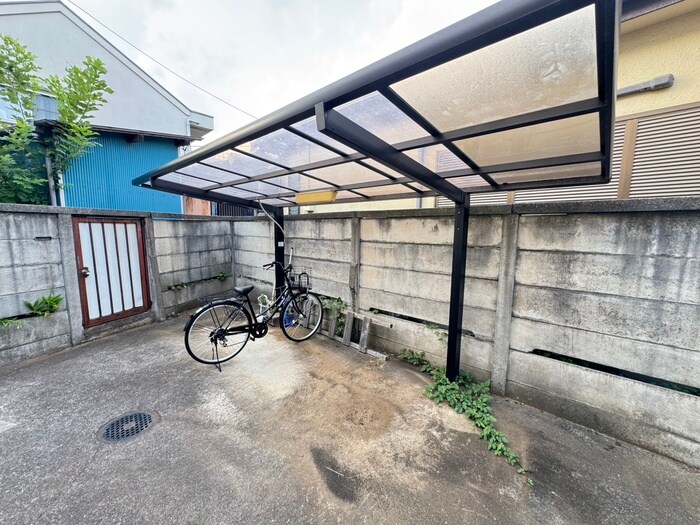 物件外観写真4　(駐輪場)