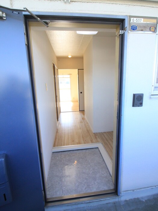 物件内観写真14　(玄関)