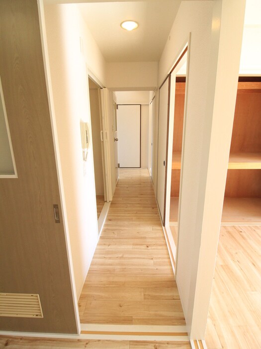 物件内観写真21　(廊下)