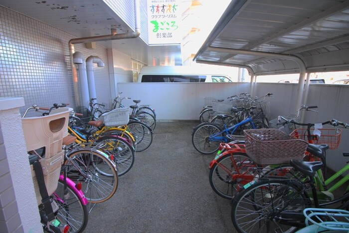 物件外観写真2　(駐輪場)
