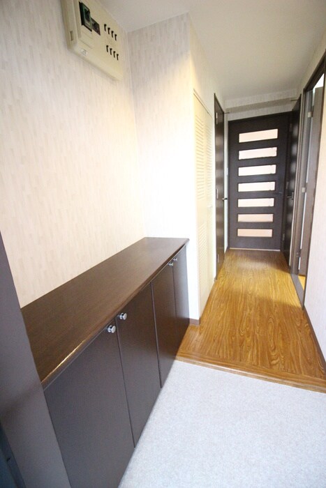 物件内観写真15　(玄関)