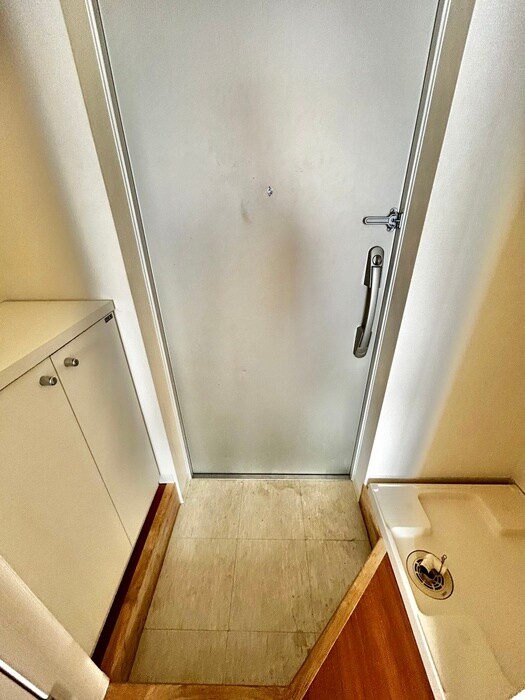 物件内観写真7　(玄関)