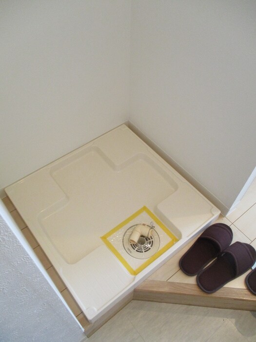 物件内観写真14　(洗濯機置場)