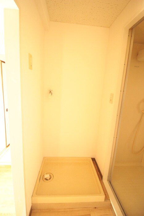 物件内観写真12　(洗濯機置場)