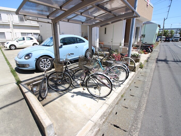 物件外観写真5　(駐輪場)