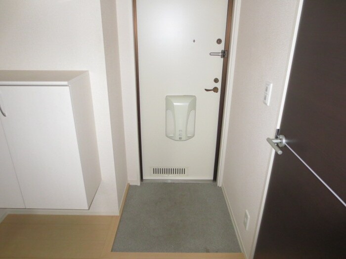 物件内観写真15　(玄関)