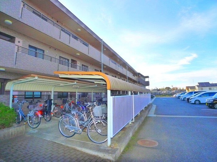 物件外観写真5　(駐輪場)