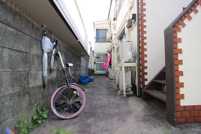 物件外観写真5　(駐輪場)