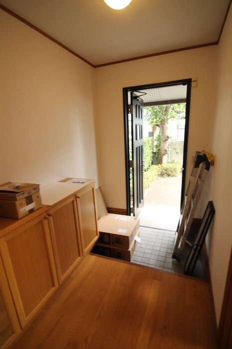 物件内観写真14　(玄関)