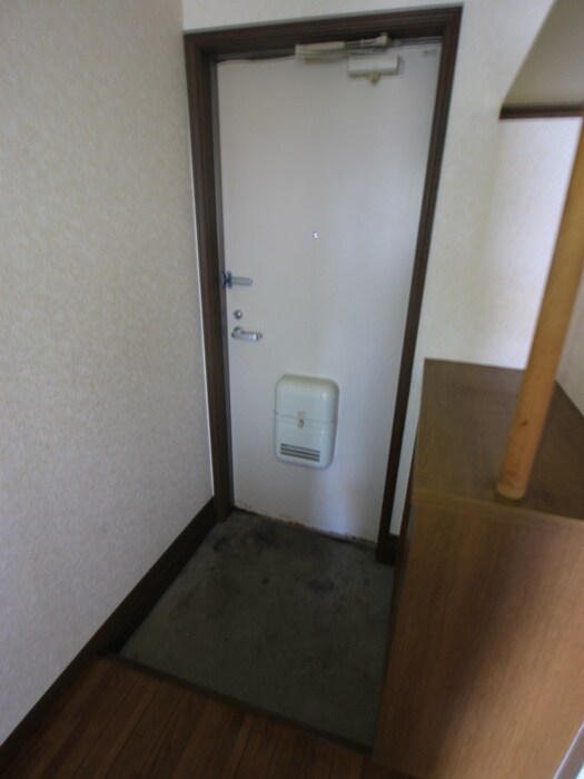 物件内観写真12　(玄関)