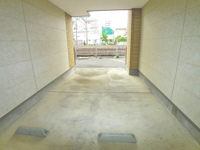 物件外観写真5　(駐車場)