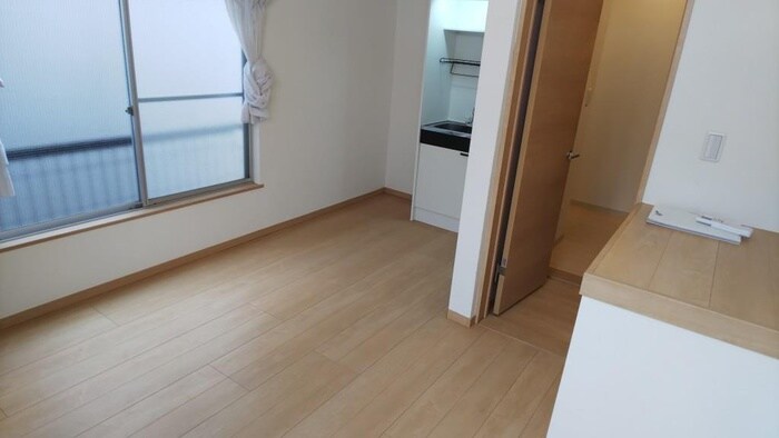 物件内観写真2　(居室)