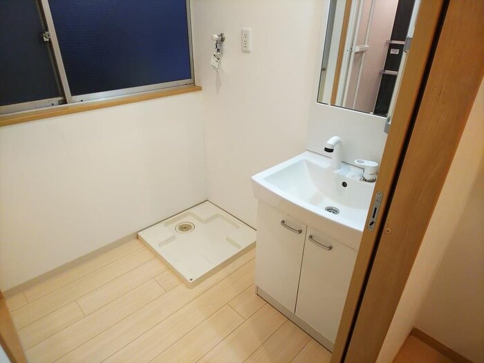 物件内観写真8　(洗面)