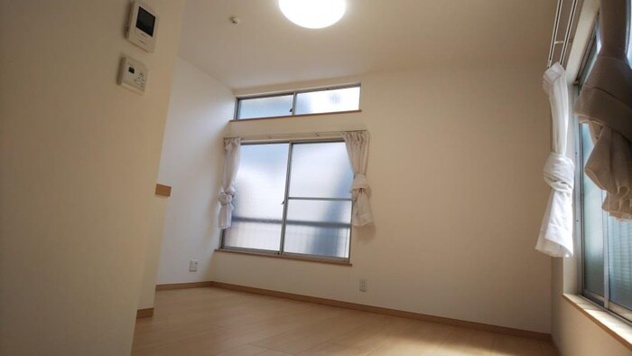 物件内観写真11　(居室)