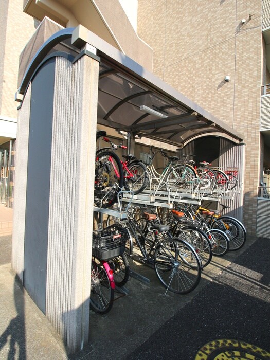 物件外観写真4　(駐輪場)