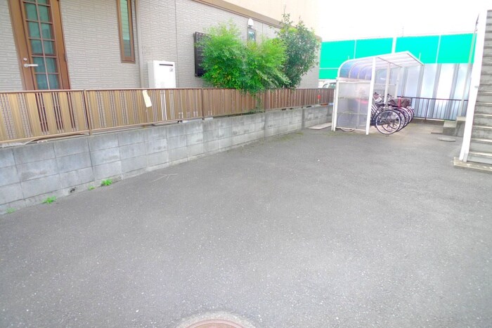 物件外観写真5　(駐車場)