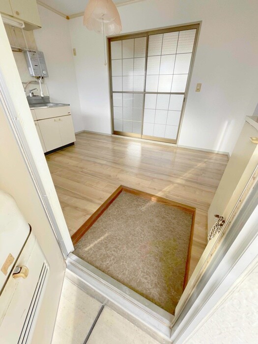 物件内観写真18　(玄関)