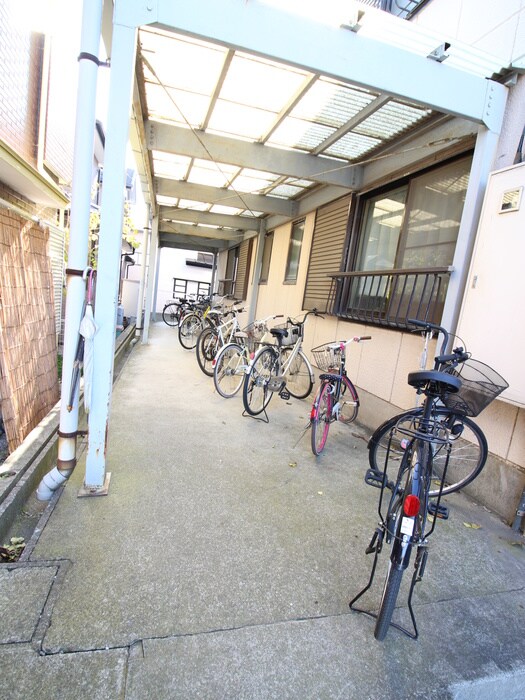 物件外観写真6　(駐輪場)