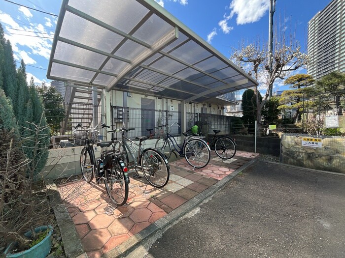 物件外観写真5　(駐輪場)