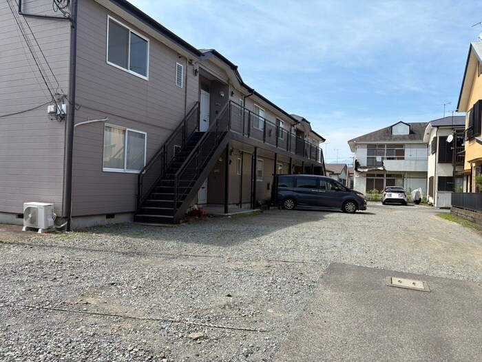 物件外観写真4　(駐車場)