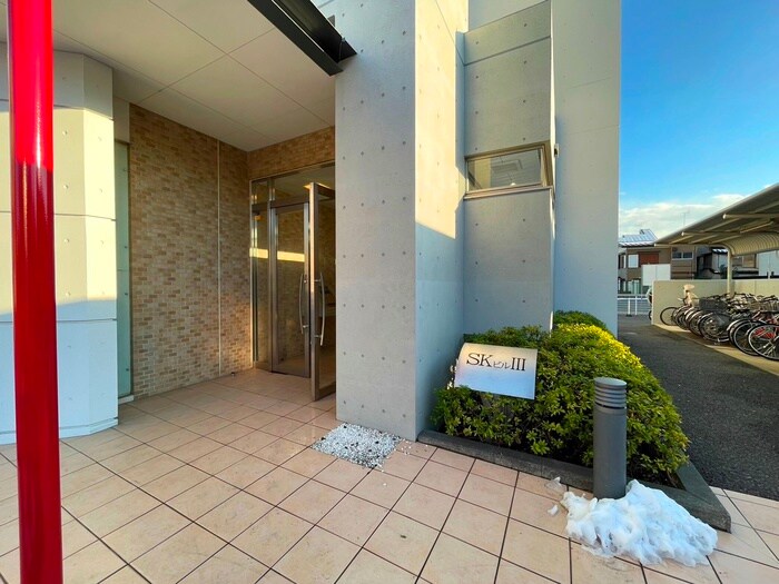 物件外観写真5　(エントランス部分)