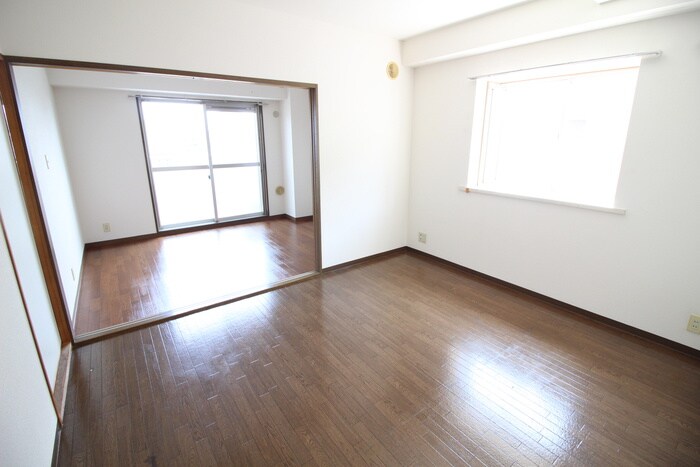 物件内観写真10　(居室)