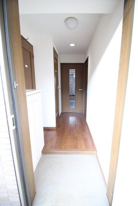 物件内観写真12　(玄関)